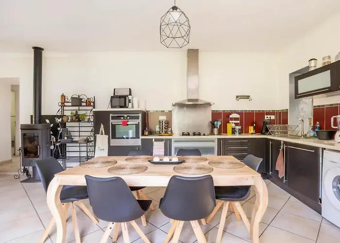 Cevennes View Retreat In 펜션